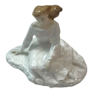 Royal Doulton Forever Yours Figurine HN 3949 Vintage Fine Bone China